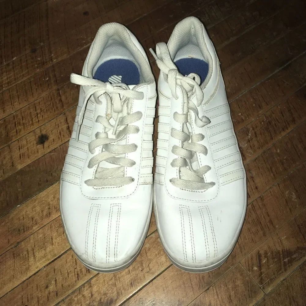 K-Swiss classic white low top sneaker/tennis shoes